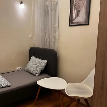 P9 By Small Apartment