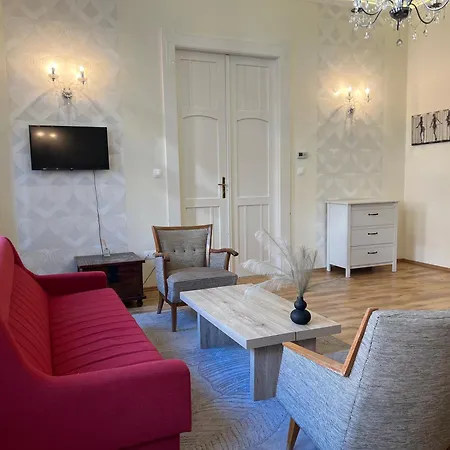 P9 By Small Apartment