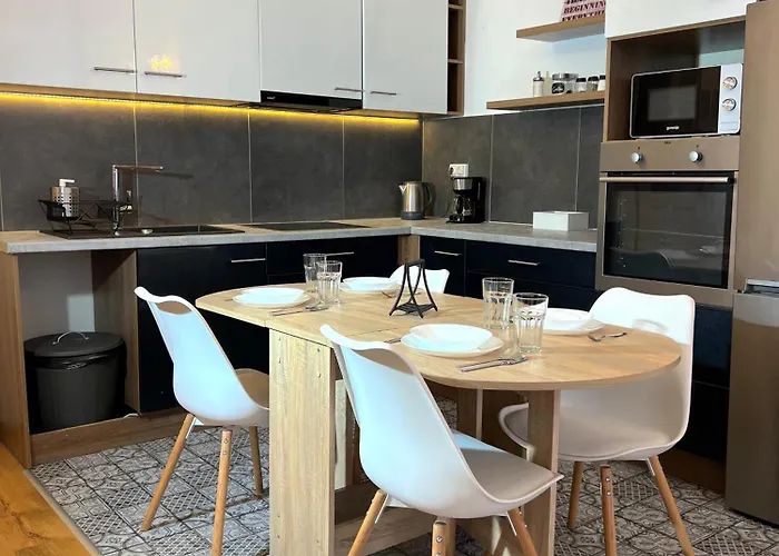 P9 By Small * Budapešť